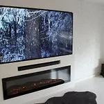 With Xxl Tv, Full Kitchen & Fireplace Apartament