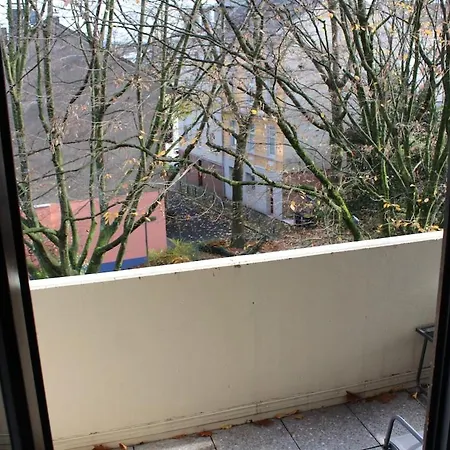 With Xxl Tv, Full Kitchen & Fireplace *