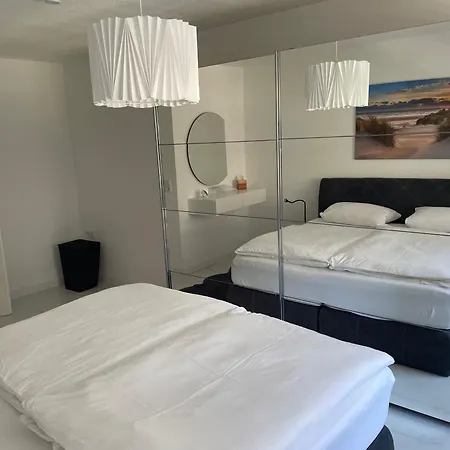 Appartement With Xxl Tv, Full Kitchen & Fireplace *