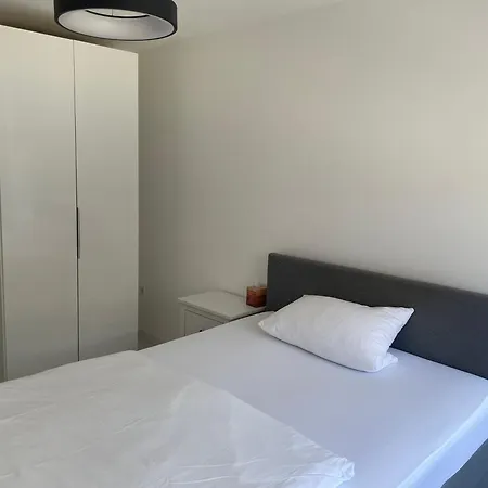 Appartement With Xxl Tv, Full Kitchen & Fireplace Wuppertal