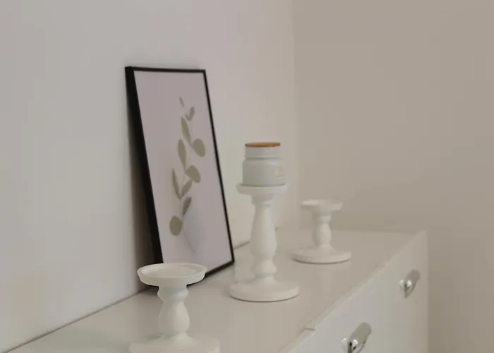 With Xxl Tv, Full Kitchen & Fireplace *