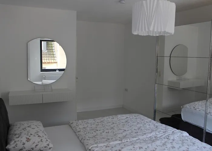 With Xxl Tv, Full Kitchen & Fireplace *