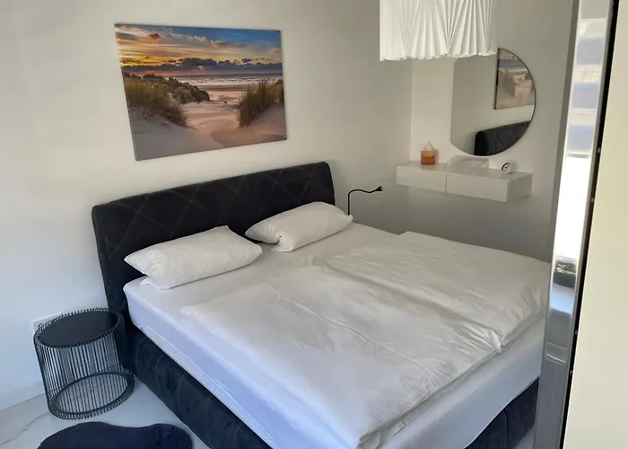 With Xxl Tv, Full Kitchen & Fireplace Wuppertal